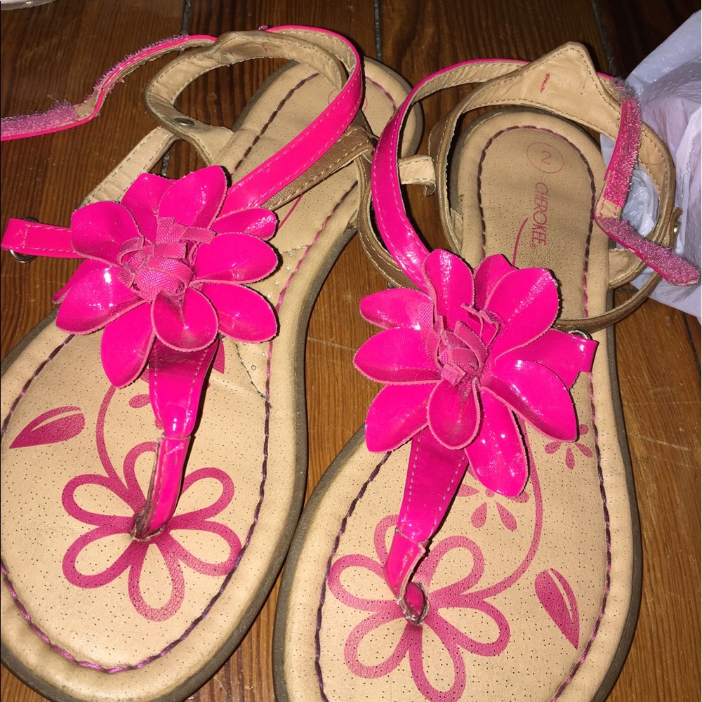 Cherokee strappy bow sandals